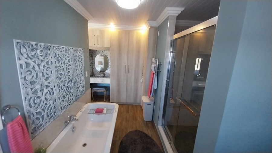 6 Bedroom Property for Sale in Deneysville Free State